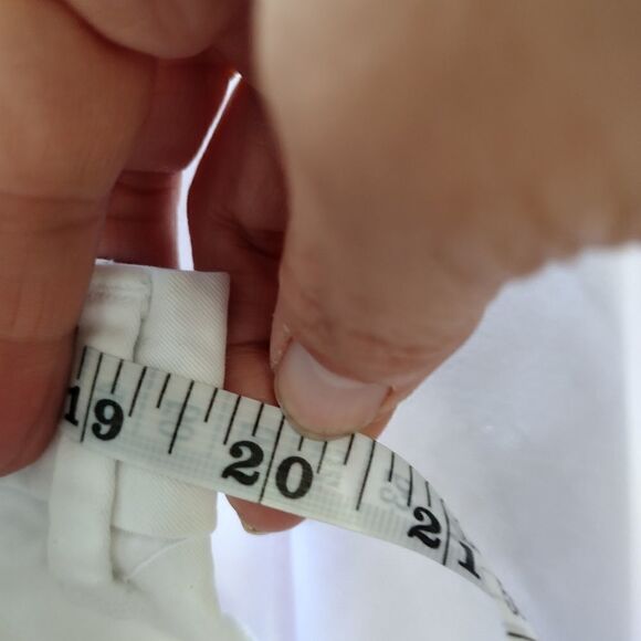 Old Navy shorts  - Picture 5 of 7